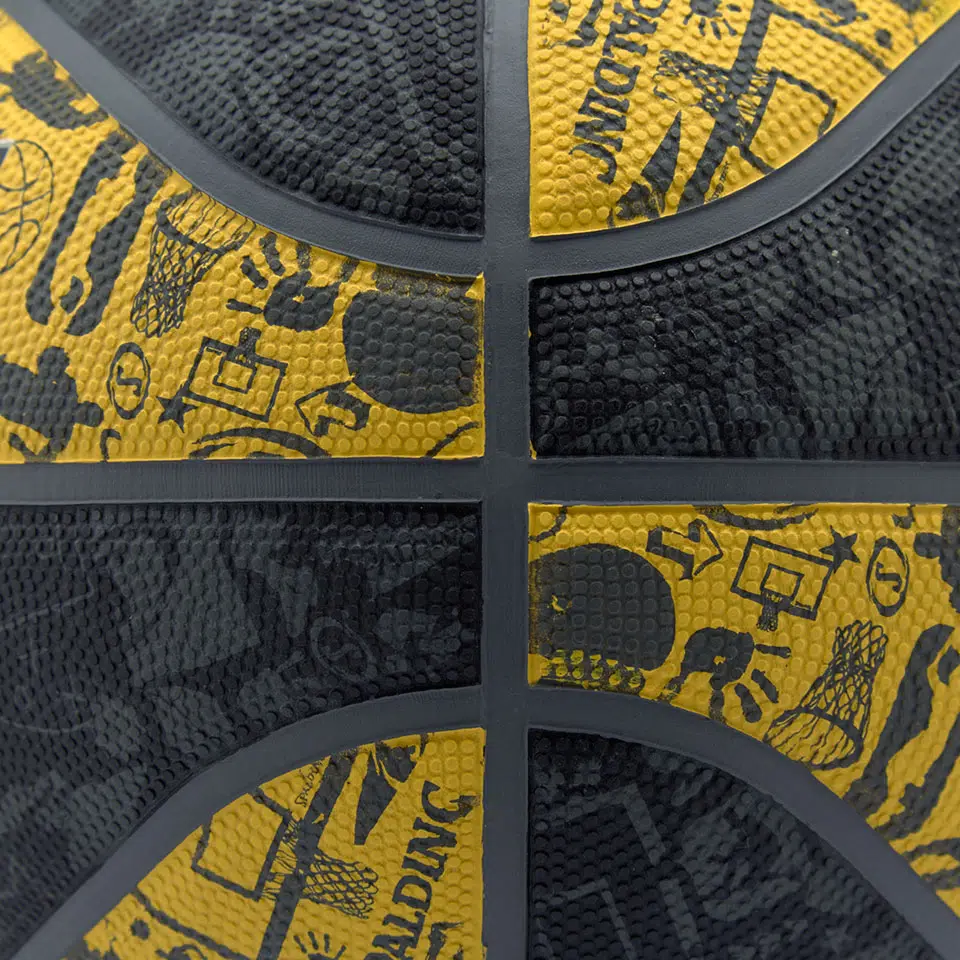 Spalding basketbal geel